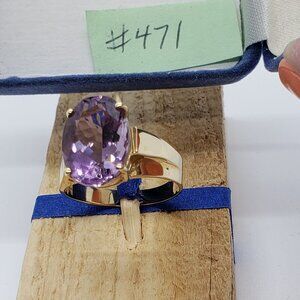 Vintage 10K Gold dinner ring with large oval amethyst stone